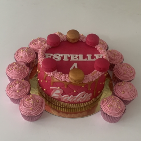 Barbie taart en cupcakes ESTELLE