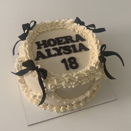 Strikjes taart ALYSIA