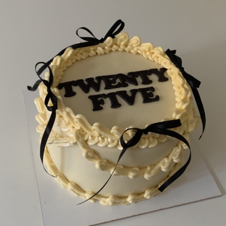Strikjes taart Twenty Five