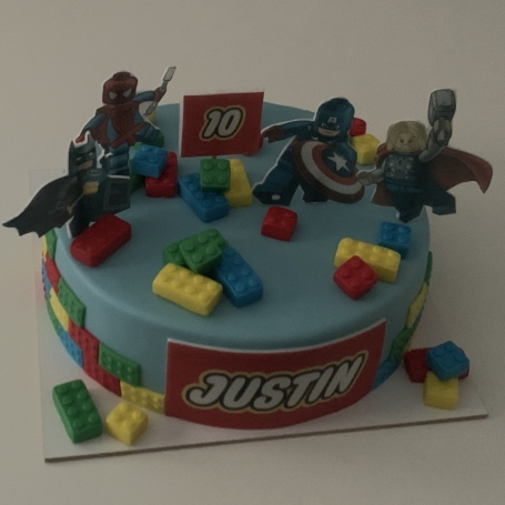 Lego Avengers taart JUSTIN