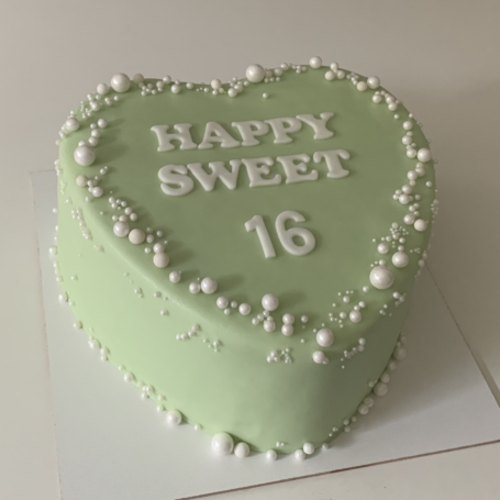 Happy Sweet 16 hart taart